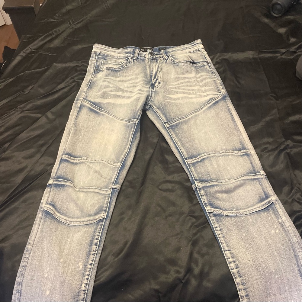 Blue and white rue21 jeans